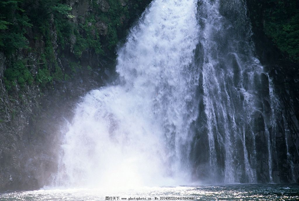 山水,瀑布,风景,绿林,自然风景,大自然,山水风景,自然景观,摄影,350DPI,JPG